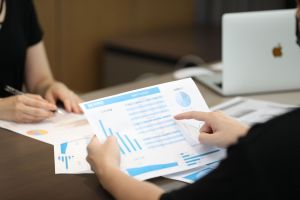 企业实施九游网页版策略的关键步骤